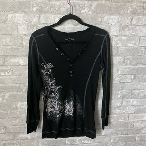 Women’s long sleeve sleeved Henley